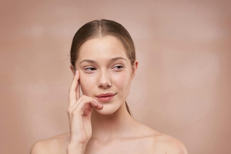 What Are Closed Comedones and How to Treat Them