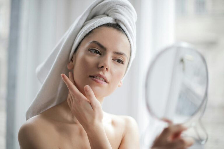 Simple Daily Habits That Make Oily Skin Worse