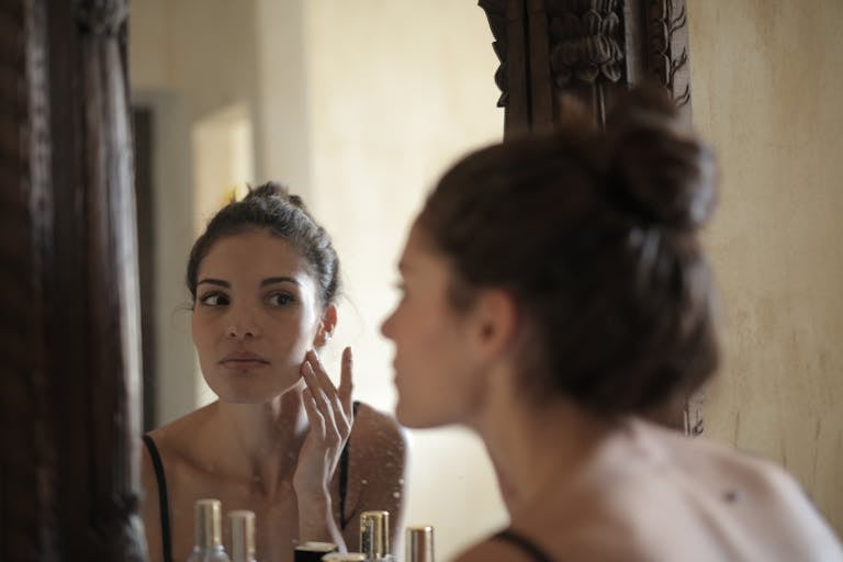 Tips to Manage and Prevent Maskne (Mask Acne)