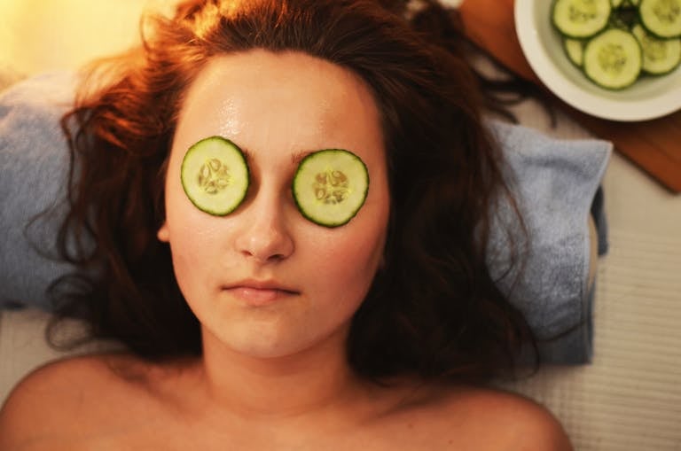 AM vs. PM Skincare – What Goes When and Why